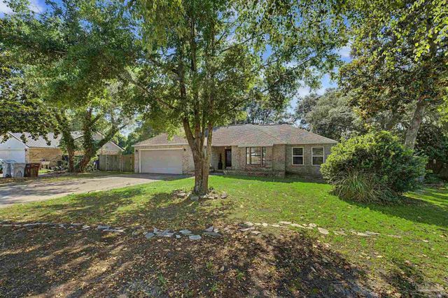 2841 Winners Cir Dr, Navarre, FL 32566