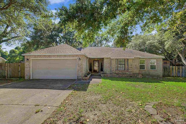 2841 Winners Cir Dr, Navarre, FL 32566