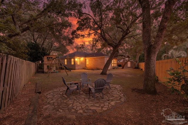 2841 Winners Cir Dr, Navarre, FL 32566