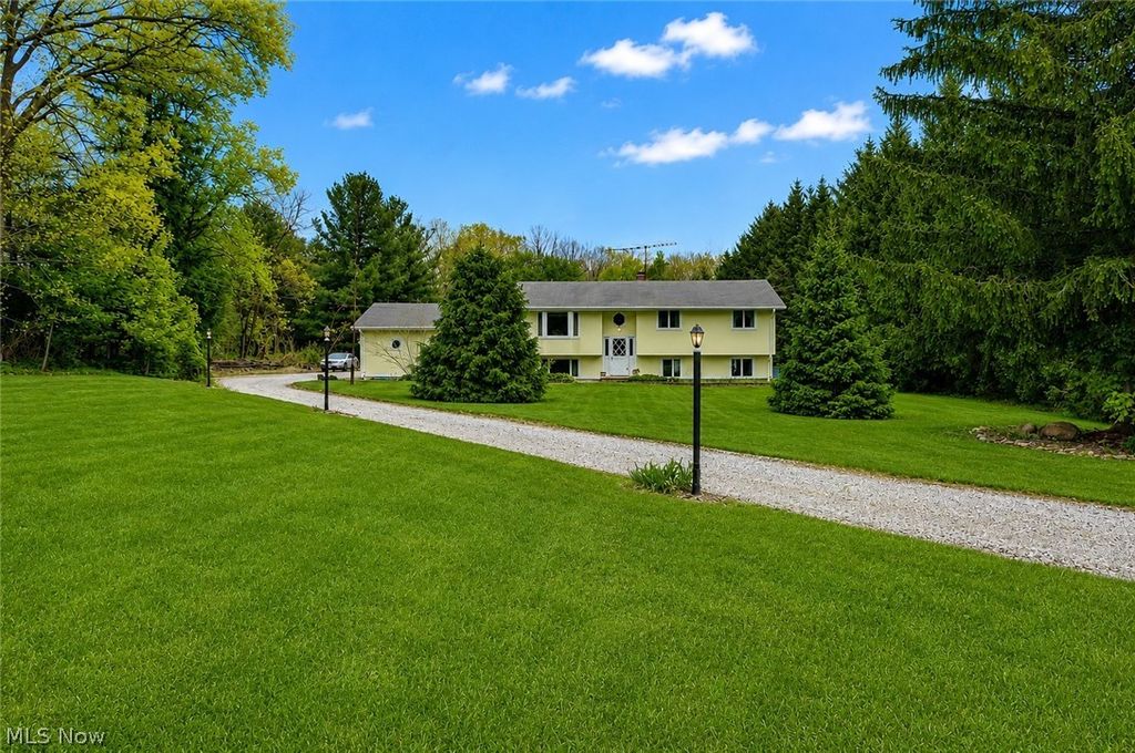 1561 Granger Road, Medina, OH 44256