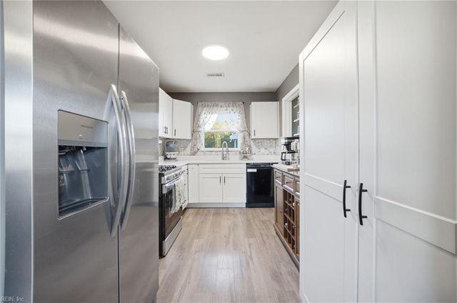 507 Eisenhower CIR, Portsmouth, VA 23701