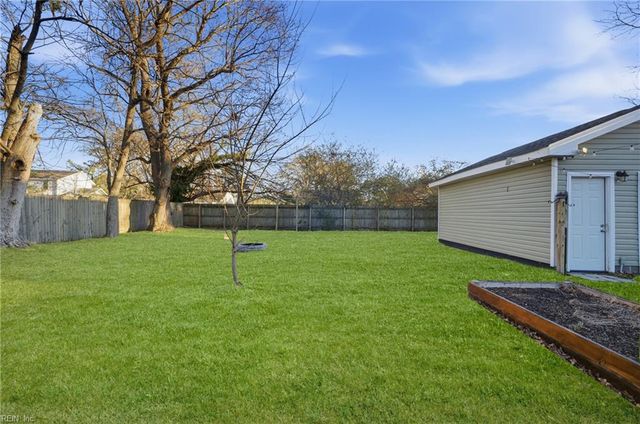 507 Eisenhower CIR, Portsmouth, VA 23701