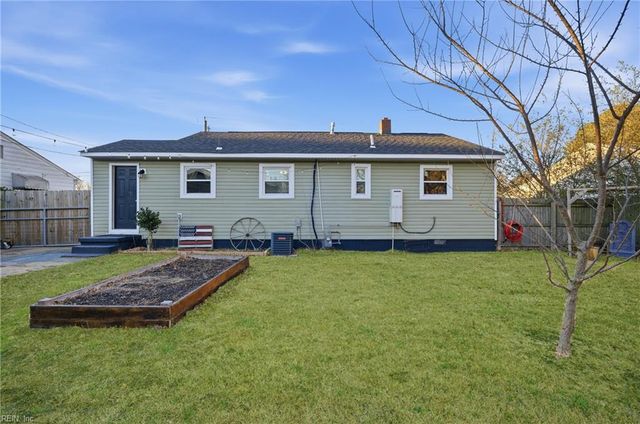 507 Eisenhower CIR, Portsmouth, VA 23701