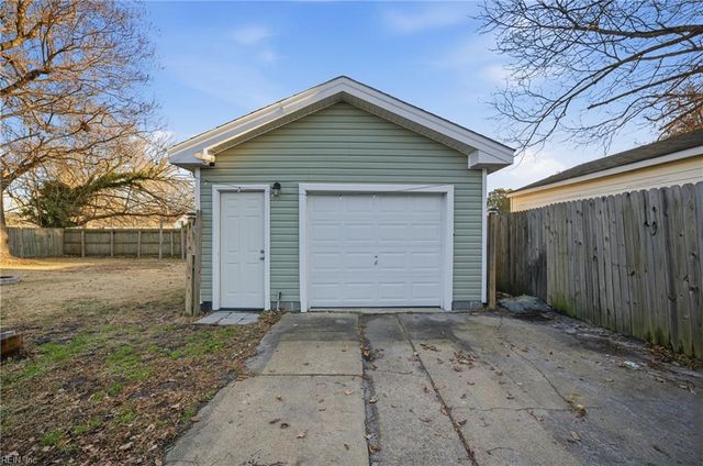 507 Eisenhower CIR, Portsmouth, VA 23701