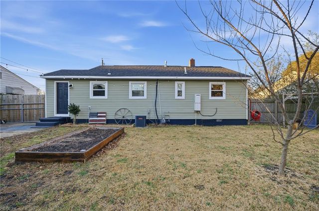 507 Eisenhower CIR, Portsmouth, VA 23701