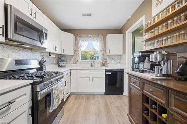 507 Eisenhower CIR, Portsmouth, VA 23701