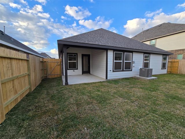 2215 Villa Bella Lane, Friendswood, TX 77546