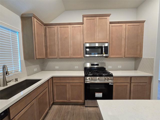 2215 Villa Bella Lane, Friendswood, TX 77546