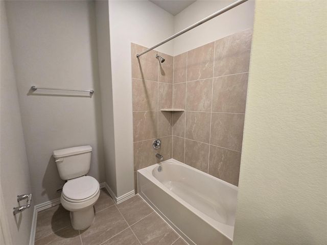 2215 Villa Bella Lane, Friendswood, TX 77546