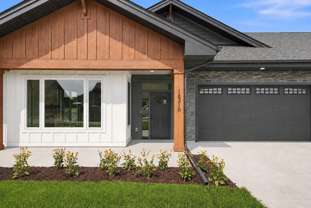 16322 Esprit Court, Lakeville, MN 55044 — exterior