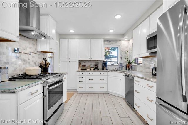 22461 Revere Street, St. Clair Shores, MI 48080