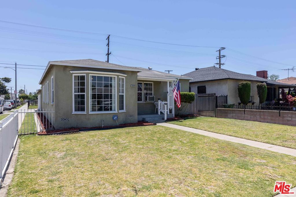 1220 E Palmer Street, Compton, CA 90221