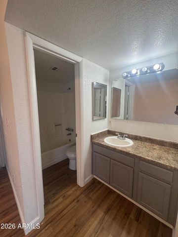 4828 W Orangewood Avenue Apt 124, Glendale, AZ 85301