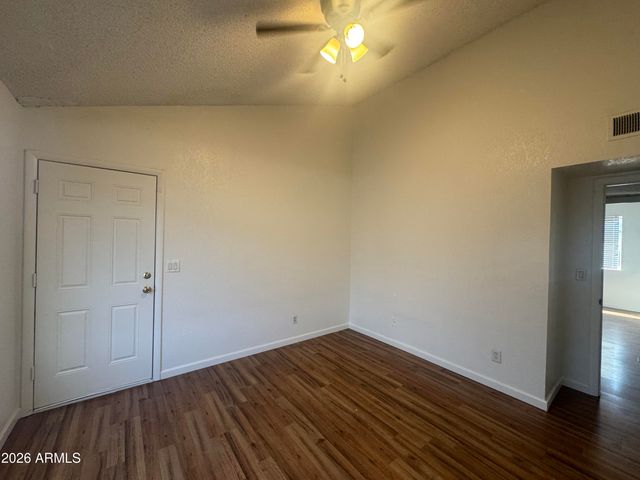 4828 W Orangewood Avenue Apt 124, Glendale, AZ 85301