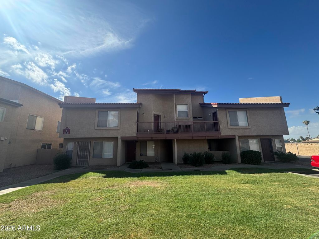 4828 W Orangewood Avenue Apt 124, Glendale, AZ 85301