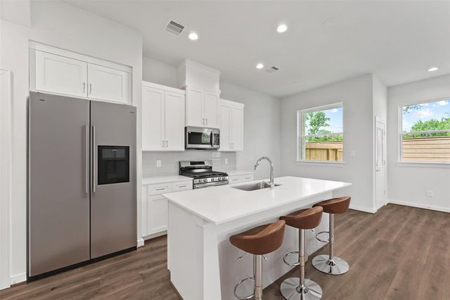 2106 Dewalt Street A, Houston, TX 77088