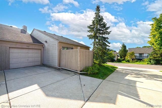 3112 Hidden Trail, Waterford, MI 48328