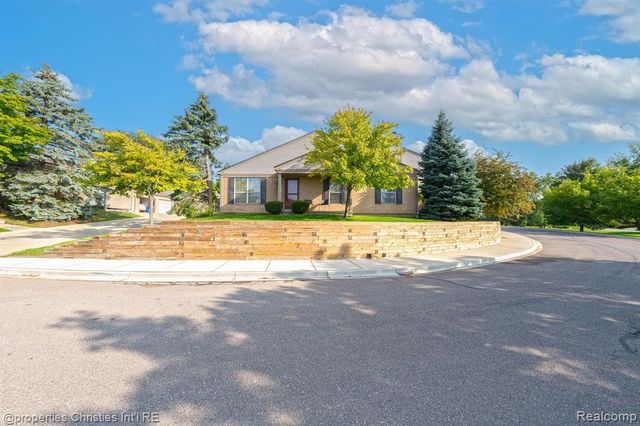 3112 Hidden Trail, Waterford, MI 48328
