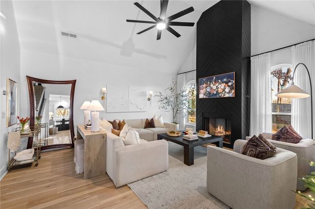 2784 N Raintree Drive, Fayetteville, AR 72703