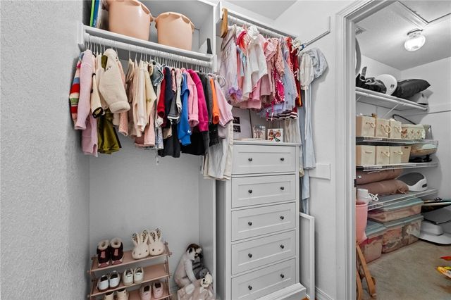 2784 N Raintree Drive, Fayetteville, AR 72703