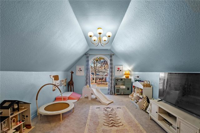 2784 N Raintree Drive, Fayetteville, AR 72703