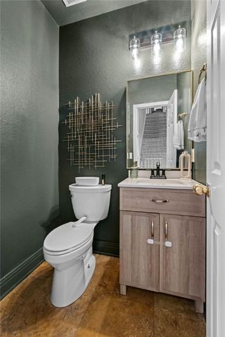 2784 N Raintree Drive, Fayetteville, AR 72703