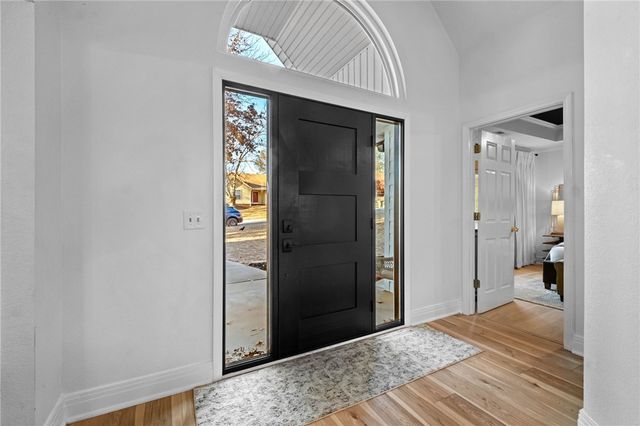 2784 N Raintree Drive, Fayetteville, AR 72703