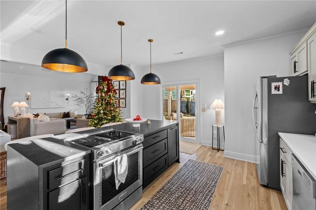 2784 N Raintree Drive, Fayetteville, AR 72703