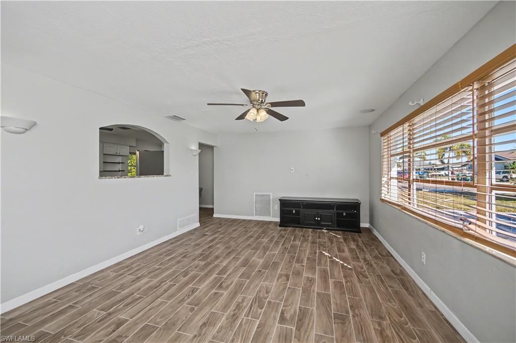 Image 5 of property listing at 4968 Vincennes ST, Cape Coral, FL 33904