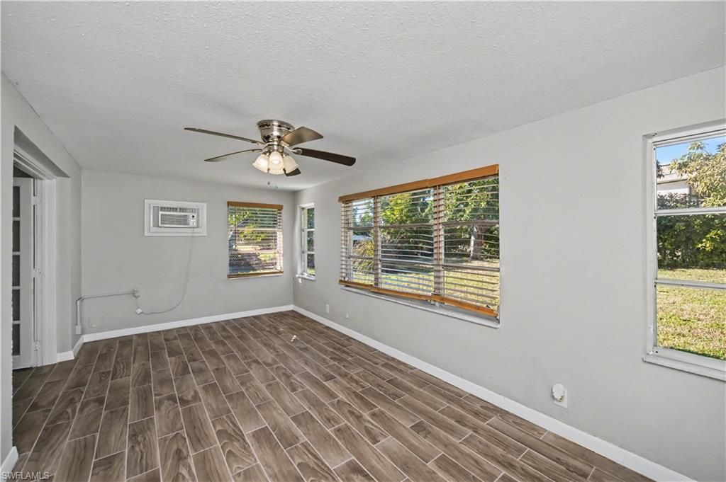 Image 6 of property listing at 4968 Vincennes ST, Cape Coral, FL 33904