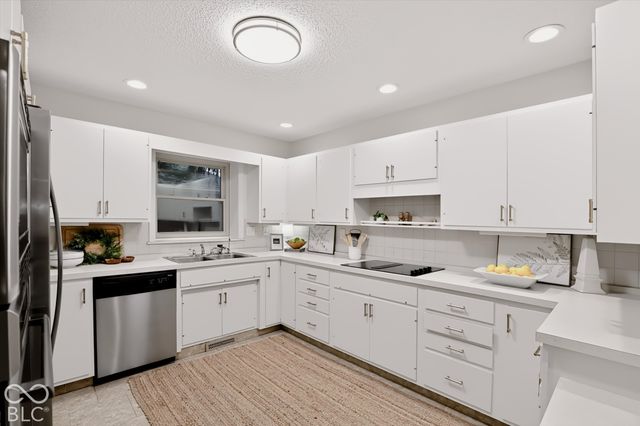 4657 Aldersgate Drive, Carmel, IN 46033