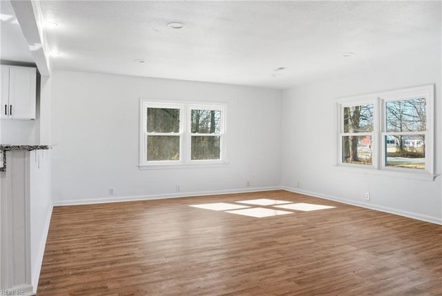 3104 Nansemond PW, Suffolk, VA 23434