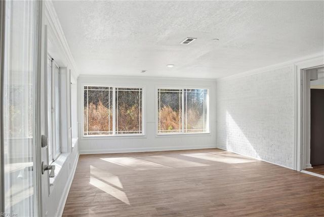 3104 Nansemond PW, Suffolk, VA 23434