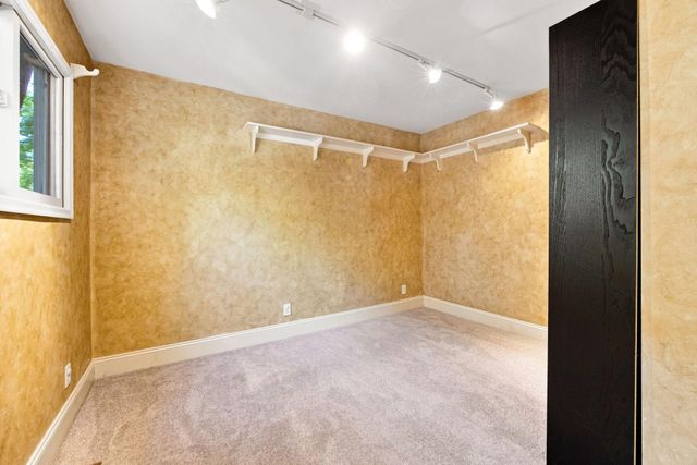 3900 W 47th Street, Edina, MN 55424