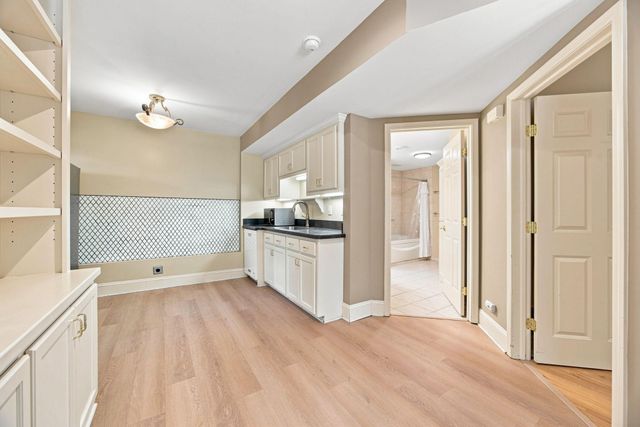 3900 W 47th Street, Edina, MN 55424