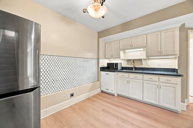 3900 W 47th Street, Edina, MN 55424