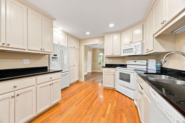 3900 W 47th Street, Edina, MN 55424