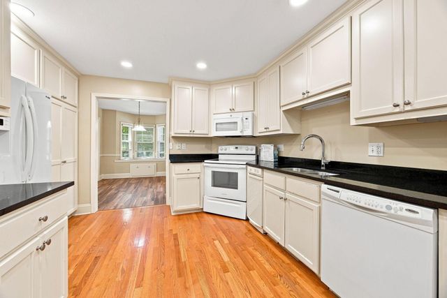 3900 W 47th Street, Edina, MN 55424