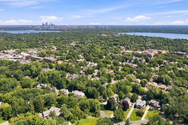 3900 W 47th Street, Edina, MN 55424