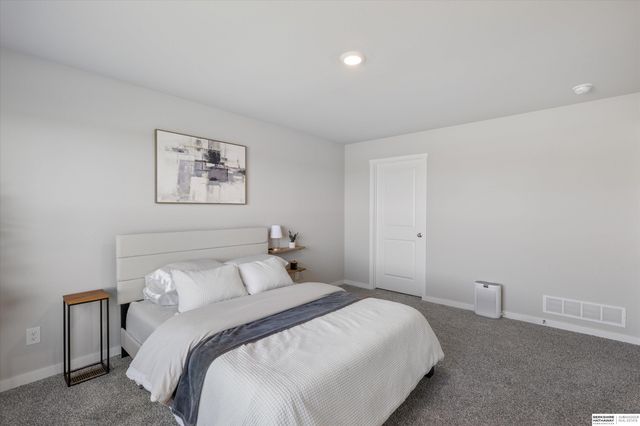 9408 Reynolds Street, Omaha, NE 68122