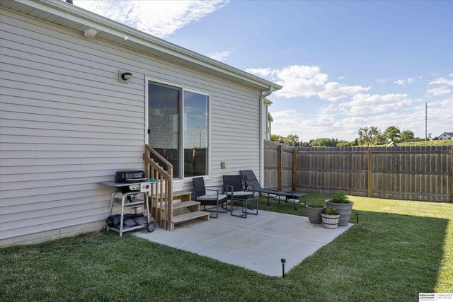 9408 Reynolds Street, Omaha, NE 68122