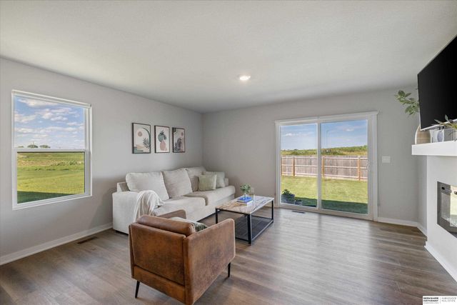 9408 Reynolds Street, Omaha, NE 68122