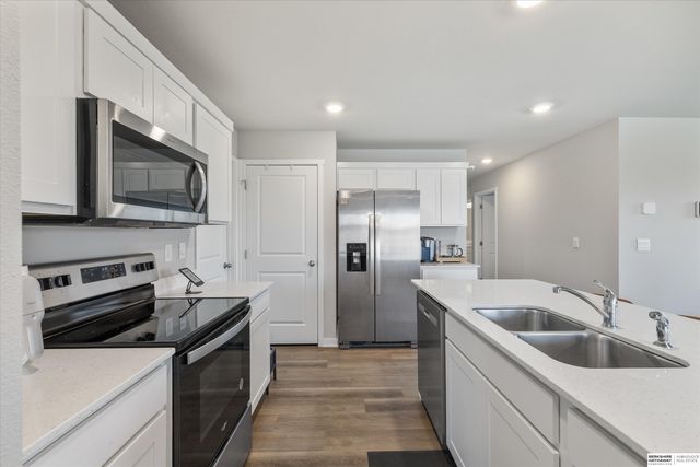 9408 Reynolds Street, Omaha, NE 68122