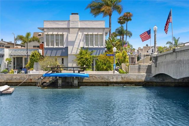 200 Grand Canal, Newport Beach, CA 92662
