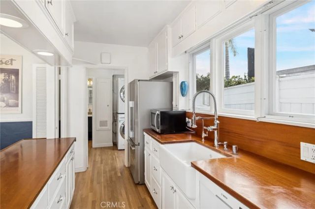 200 Grand Canal, Newport Beach, CA 92662