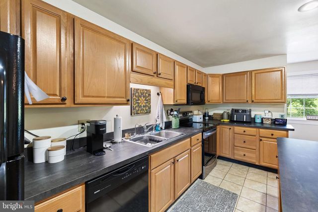 2323 BATTLEFIELD RD, Fishers Hill, VA 22626