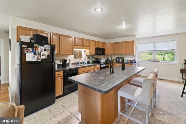 2323 BATTLEFIELD RD, Fishers Hill, VA 22626