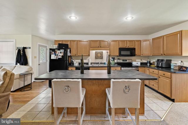 2323 BATTLEFIELD RD, Fishers Hill, VA 22626