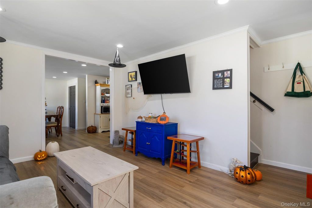 125 Carroll Avenue, Ronkonkoma, NY 11779 — photo 5
