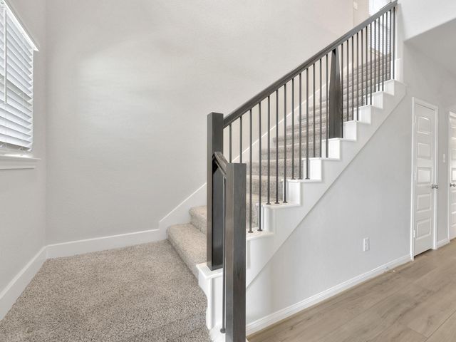 104 Clay Creek Lane, Montgomery, TX 77316